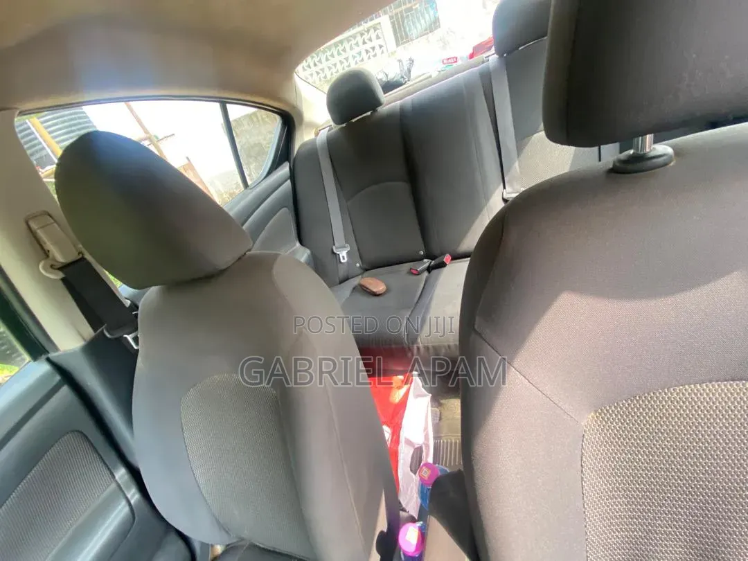 Nissan Versa 2014 Black
