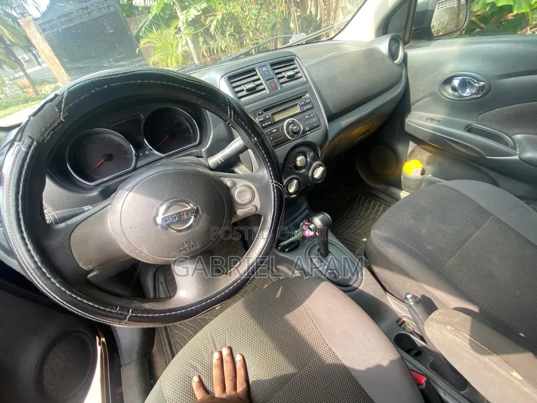 Nissan Versa 2014 Black