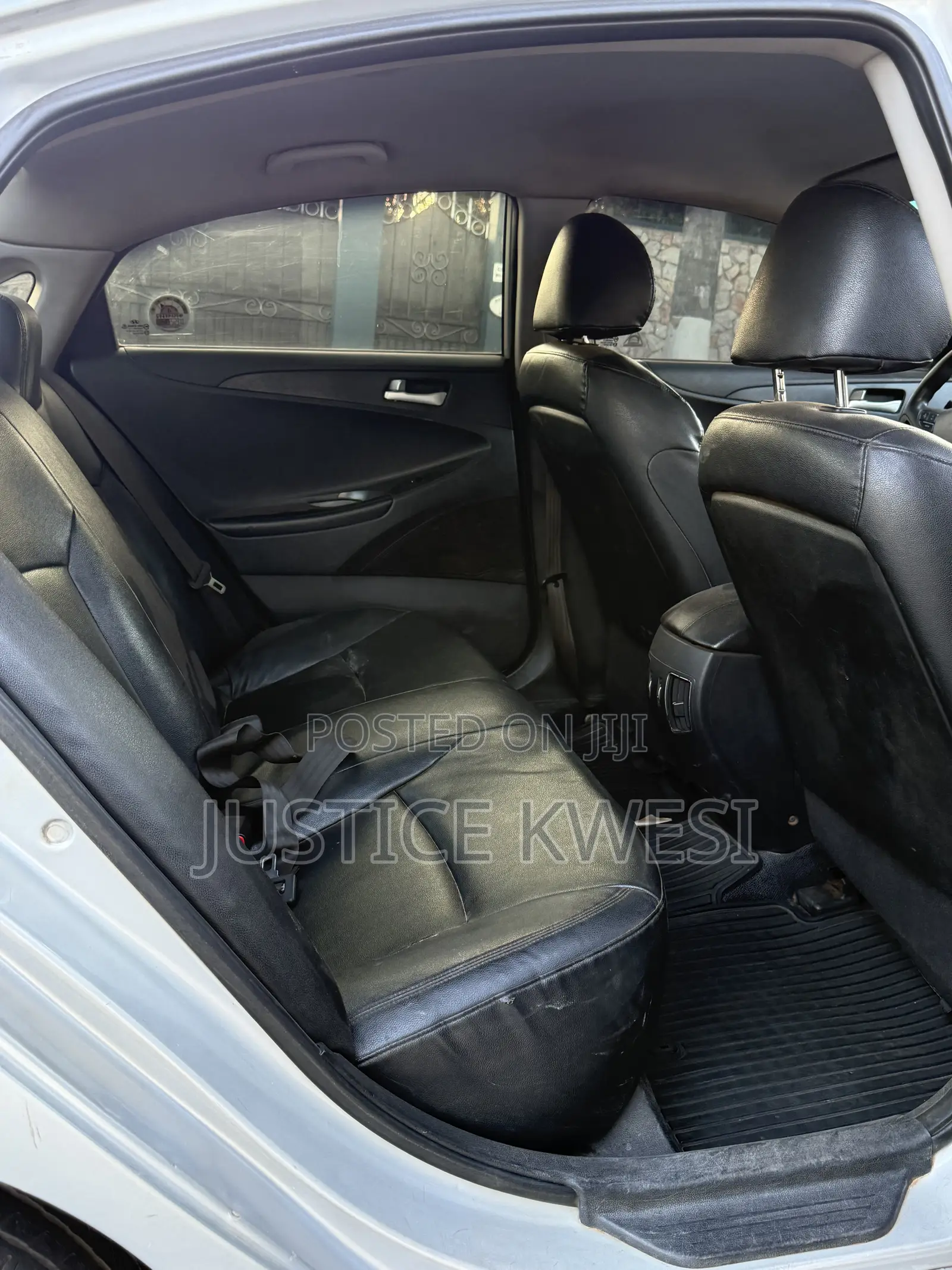 Hyundai Sonata GLS Sedan FWD (2.4L 4cyl 6A) 2011 Silver