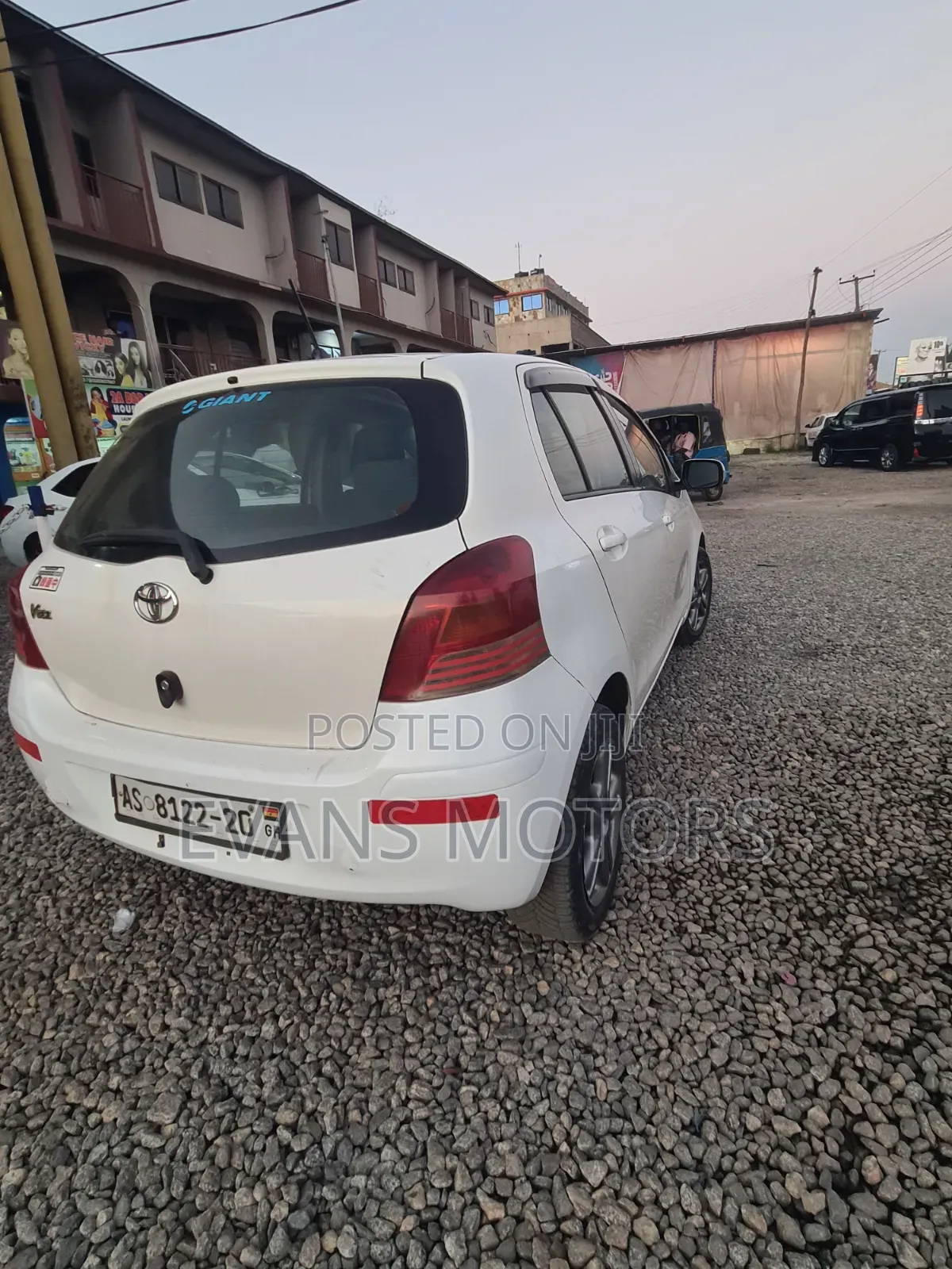 Toyota Vitz 1.0 FWD 3dr 2010 White