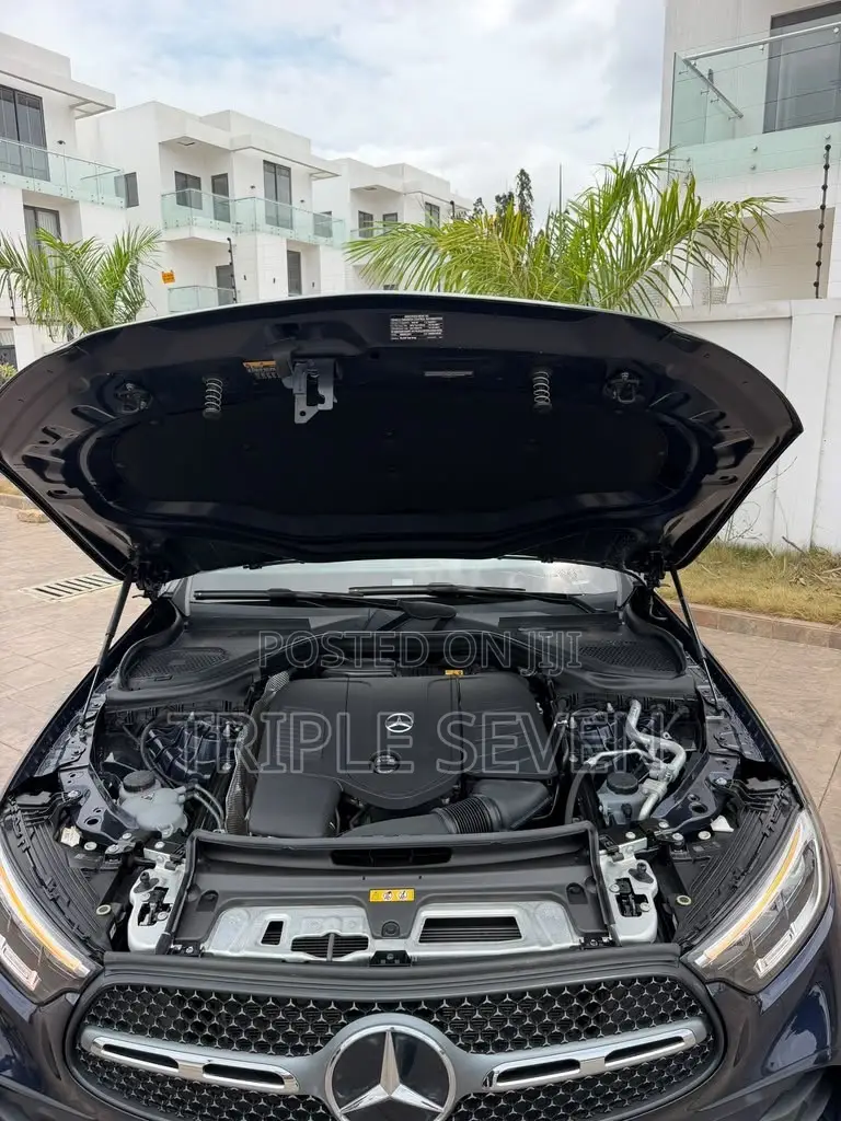Mercedes-Benz GLC-Class GLC 300 2024 Blue