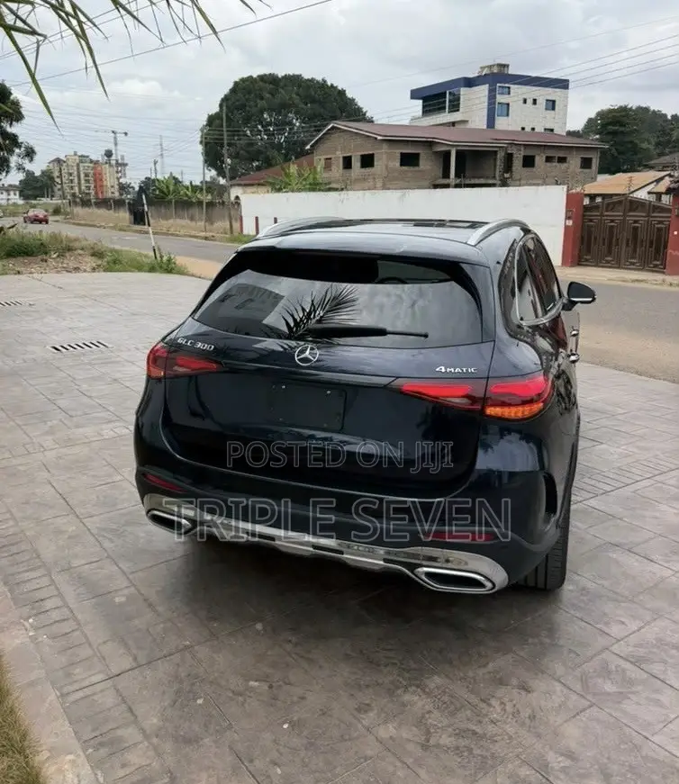 Mercedes-Benz GLC-Class GLC 300 2024 Blue