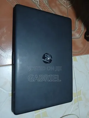 Laptop HP 15-ra003nia 4GB Intel Core i3 SSD 128GB