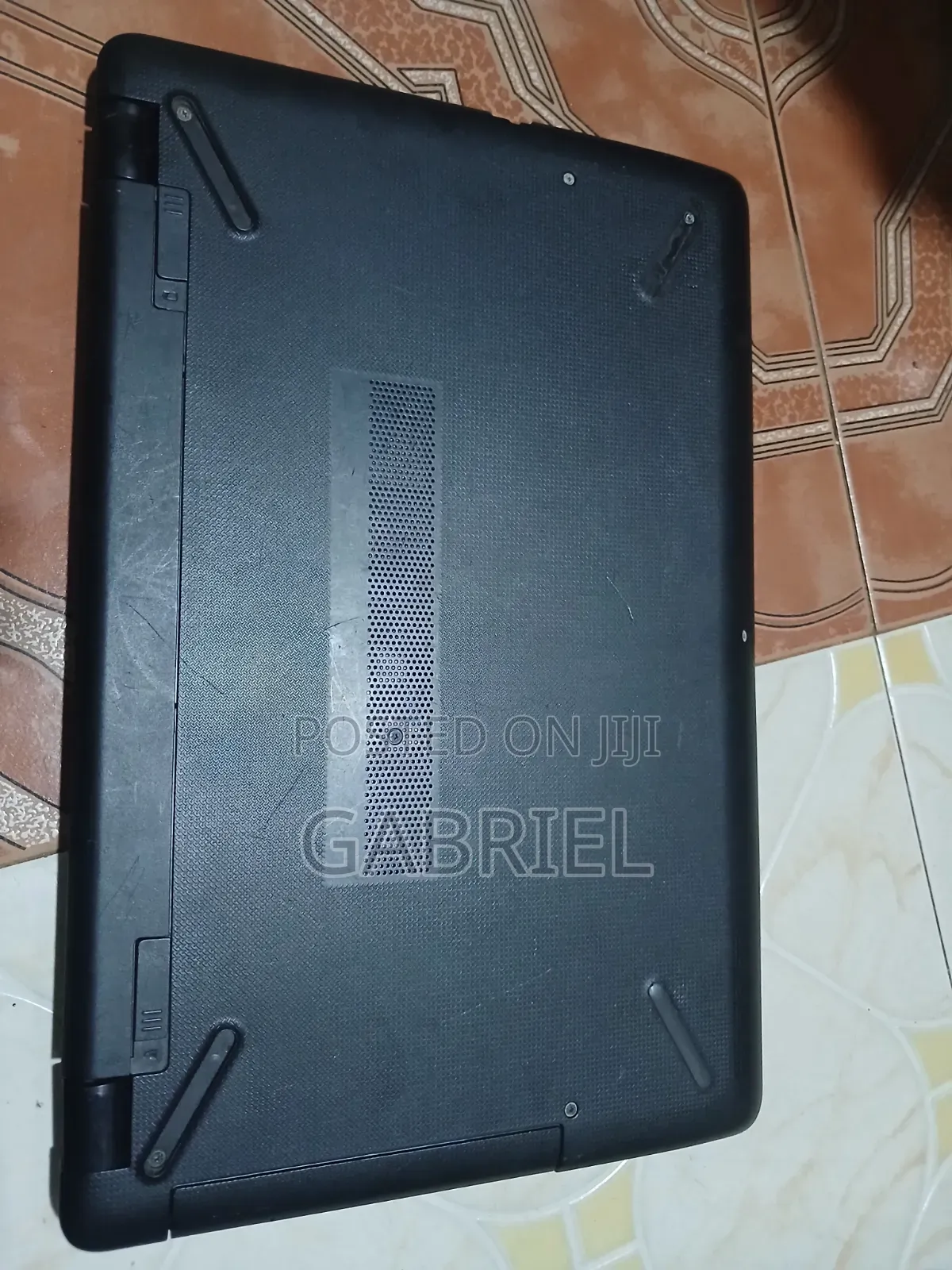 Laptop HP 15-ra003nia 4GB Intel Core i3 SSD 128GB