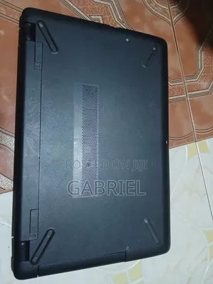 Laptop HP 15-ra003nia 4GB Intel Core i3 SSD 128GB