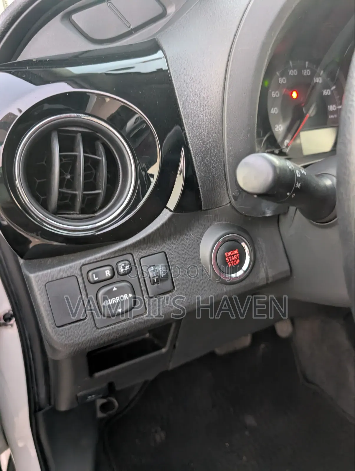 Toyota Vitz 1.3 AWD 3dr 2015 Pearl