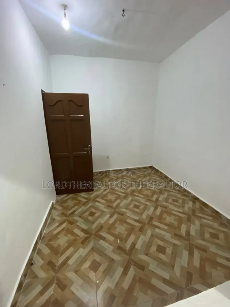 2bdrm Apartment in Last Stop for rent