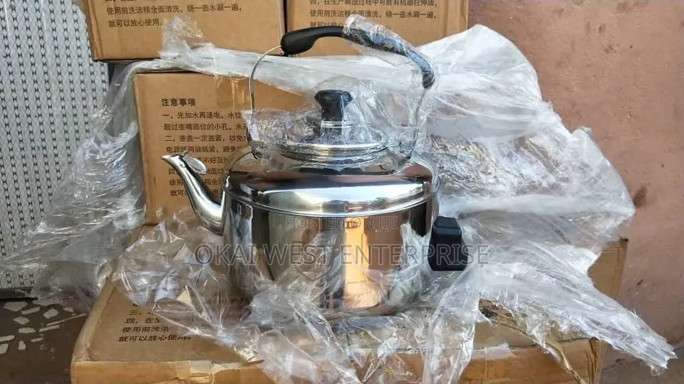 Classic Comfort: Large-Capacity Stainless Steel Electric Kettle 6.8L