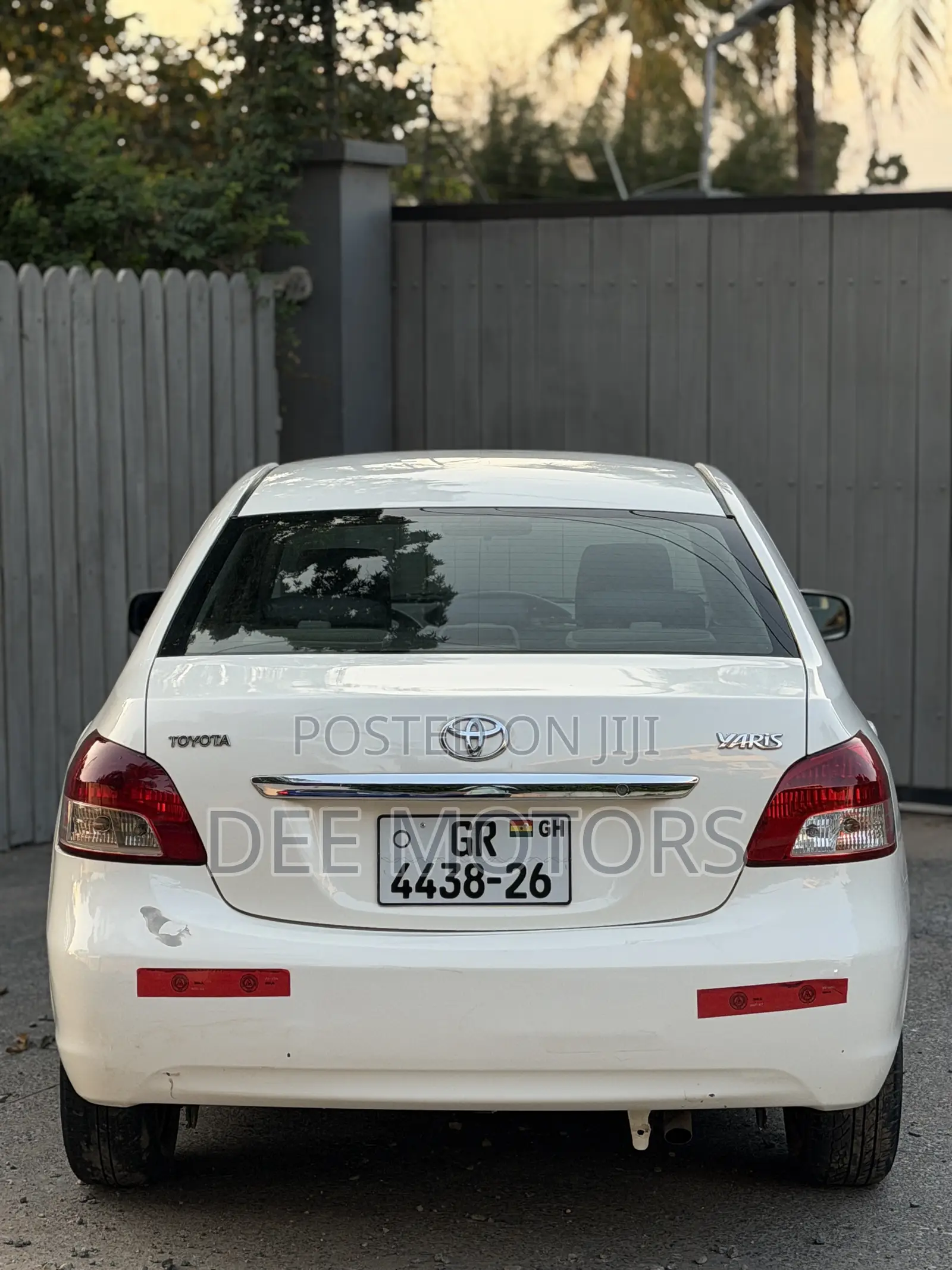 Toyota Yaris SE Hatchback 5dr 2012 Silver