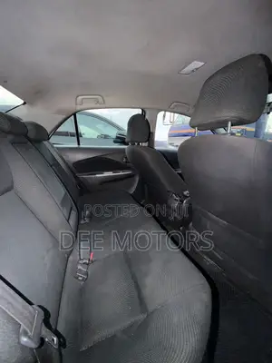 Toyota Yaris SE Hatchback 5dr 2012 Silver