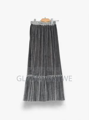New Pleated Accordion Skirt. Uk Size 12