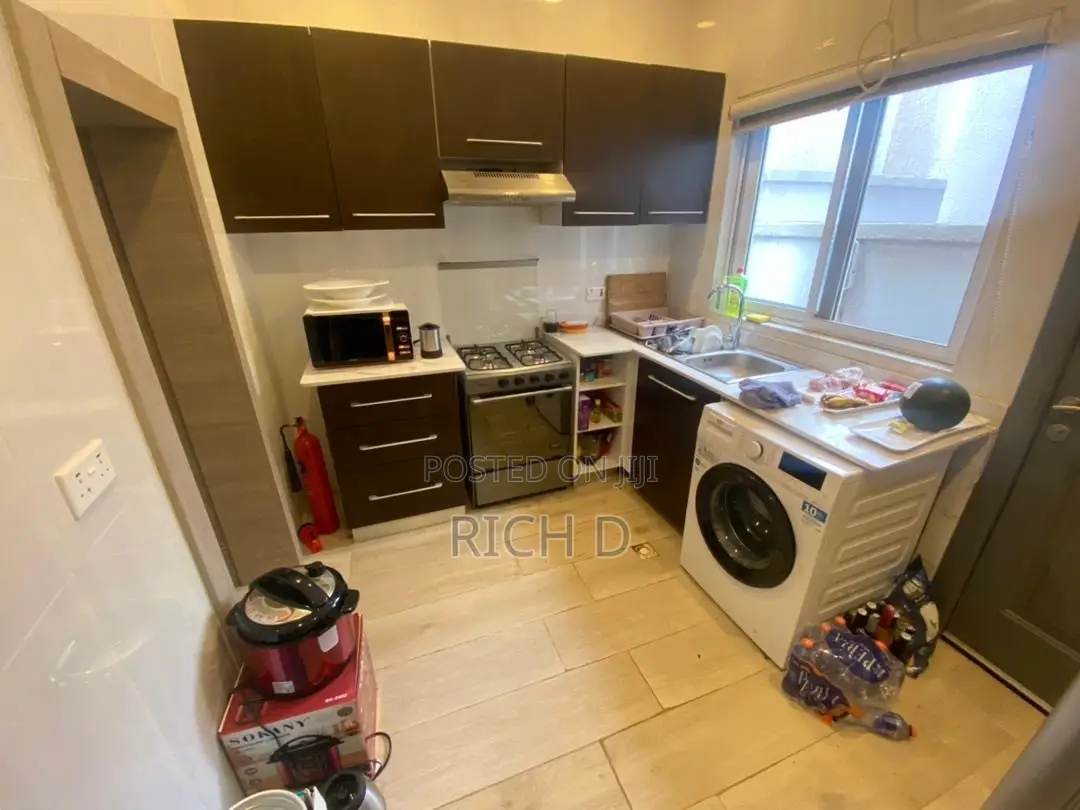 Furnished 2bdrm House in The Greens Estate, Community 25 for rent
