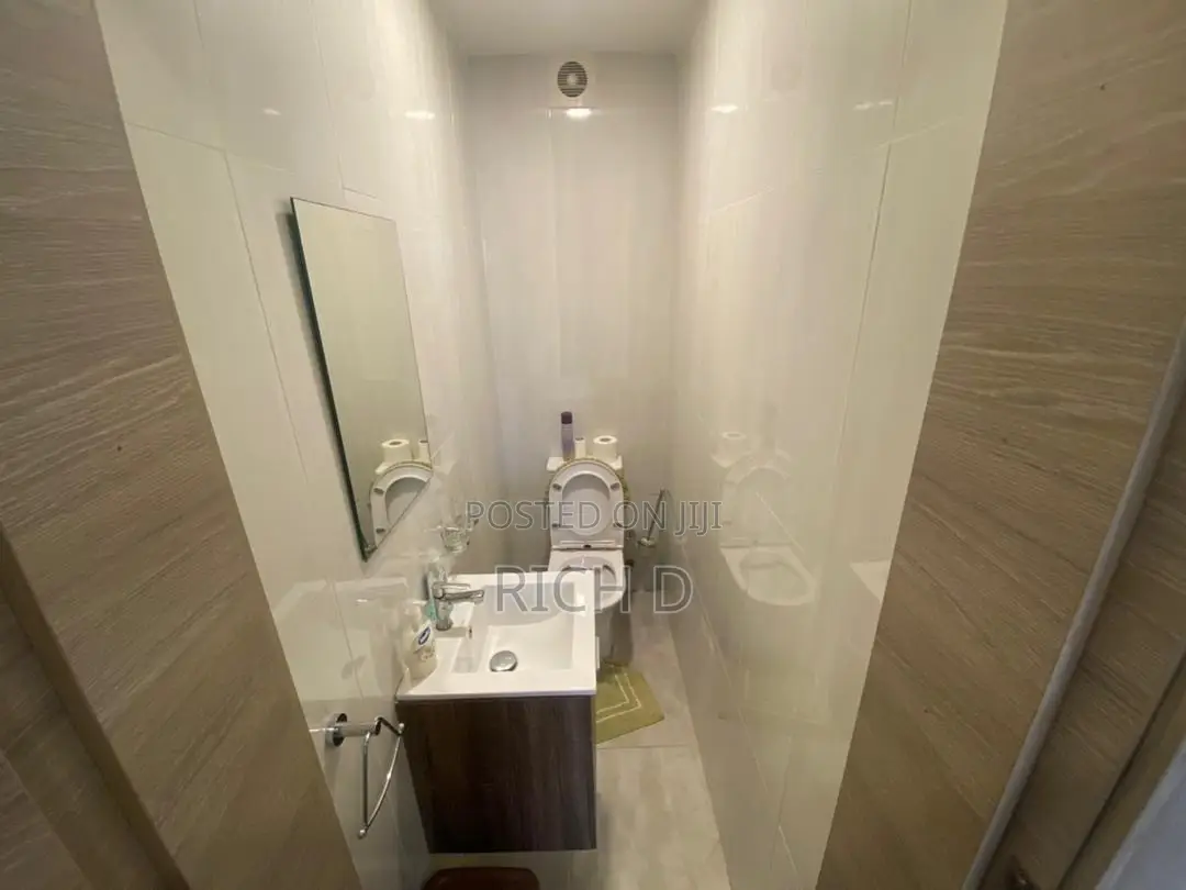 Furnished 2bdrm House in The Greens Estate, Community 25 for rent