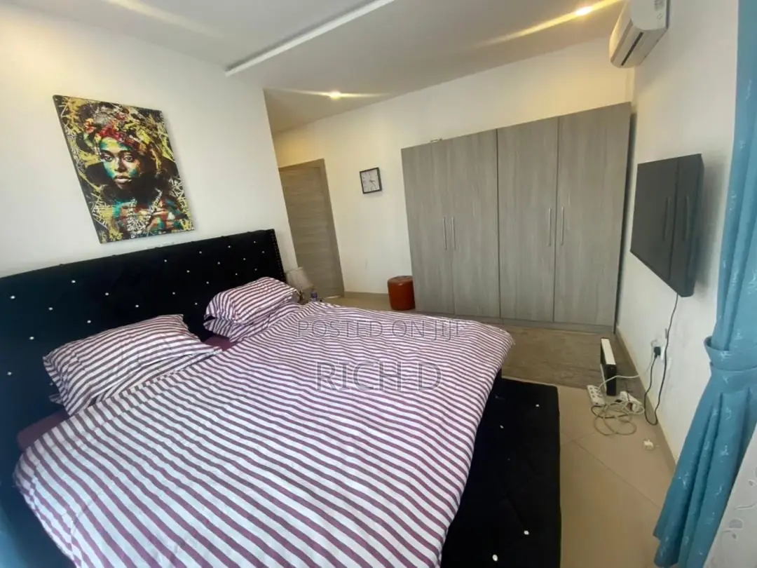 Furnished 2bdrm House in The Greens Estate, Community 25 for rent