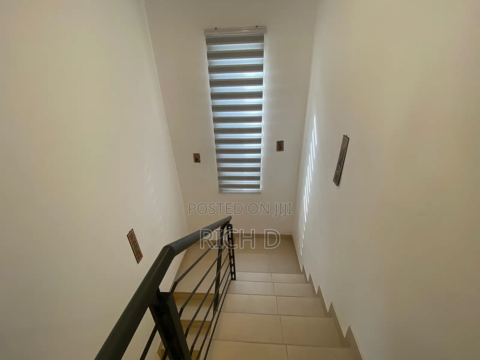 Furnished 2bdrm House in The Greens Estate, Community 25 for rent