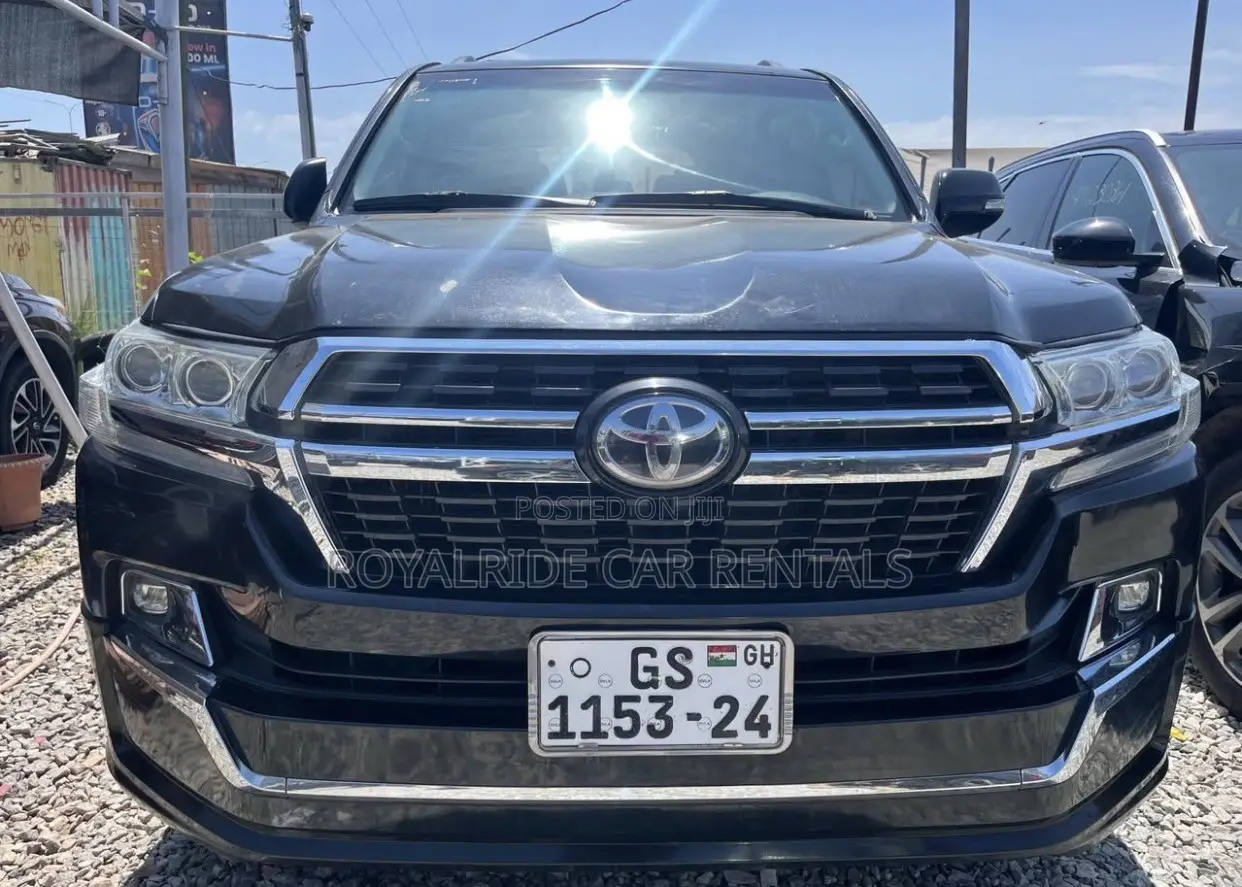 Toyota Land Cruiser 200 Series (GXR Trim)