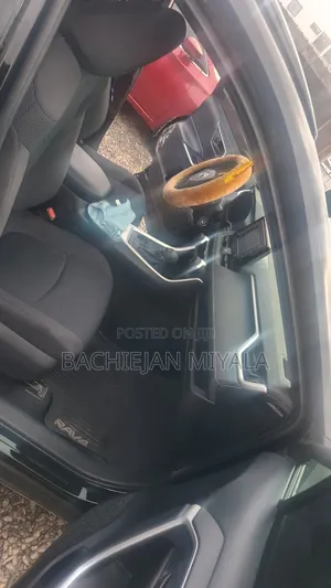 2020 Toyota Rav4 Le AWD