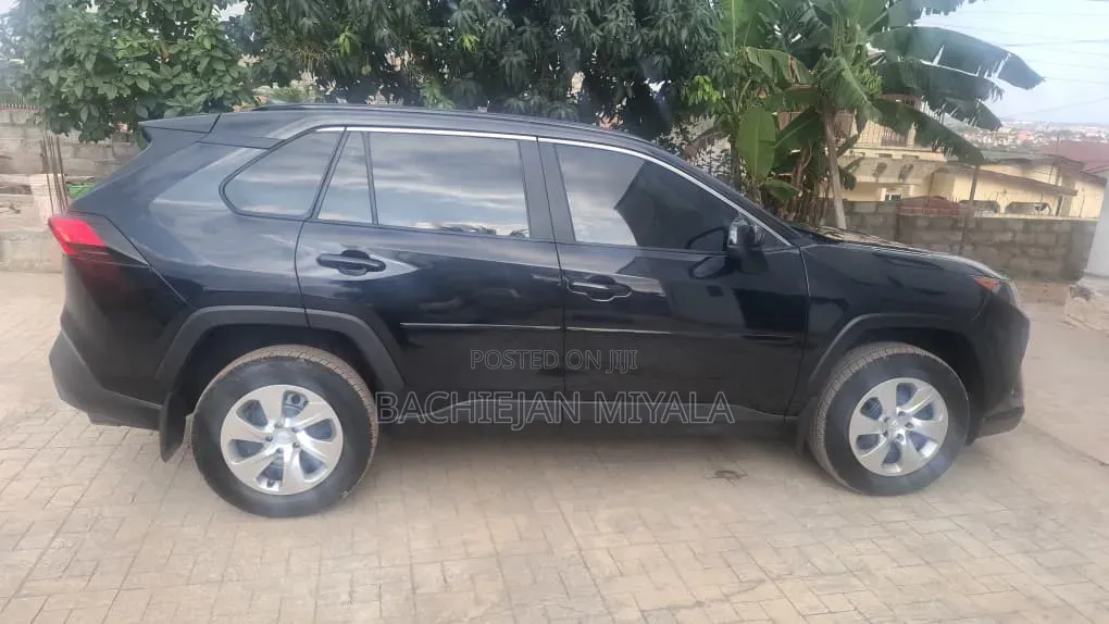 2020 Toyota Rav4 Le AWD