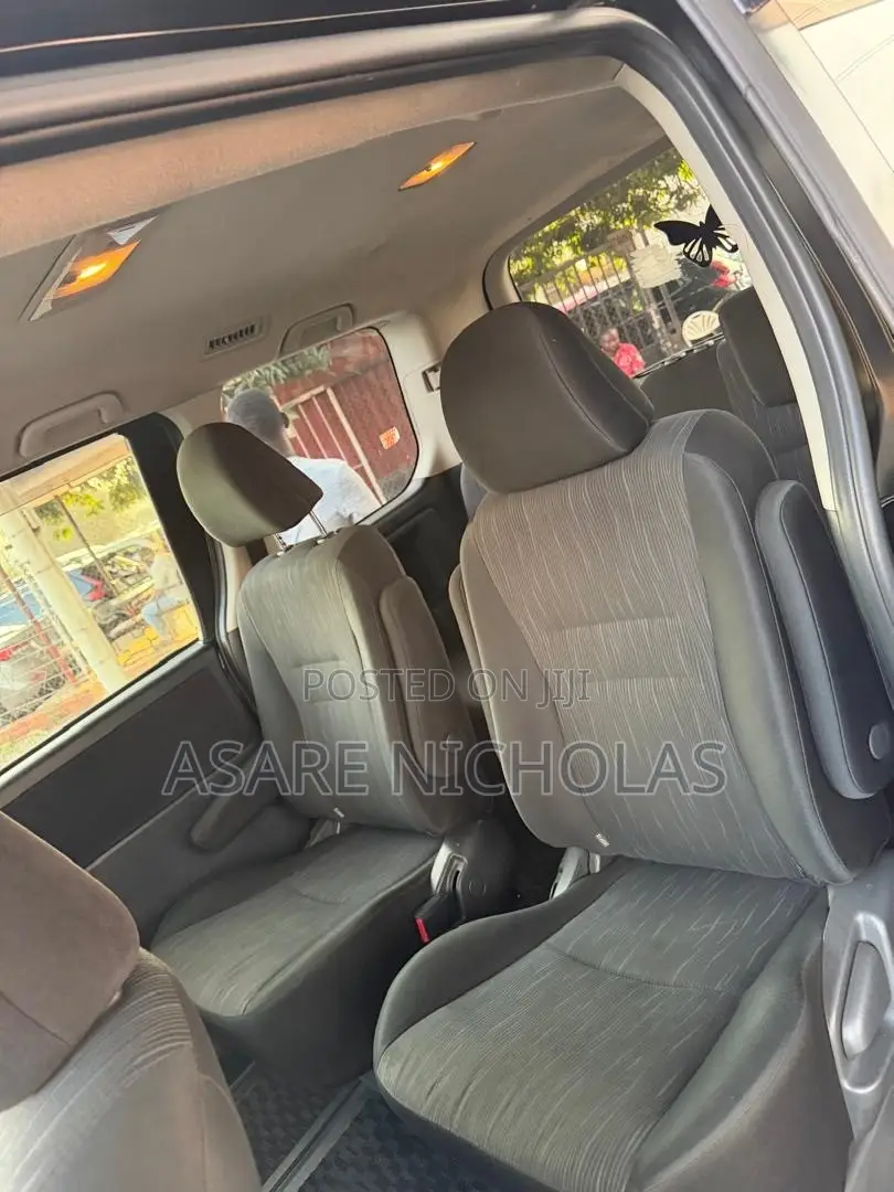 Toyota Voxy 2013 Black