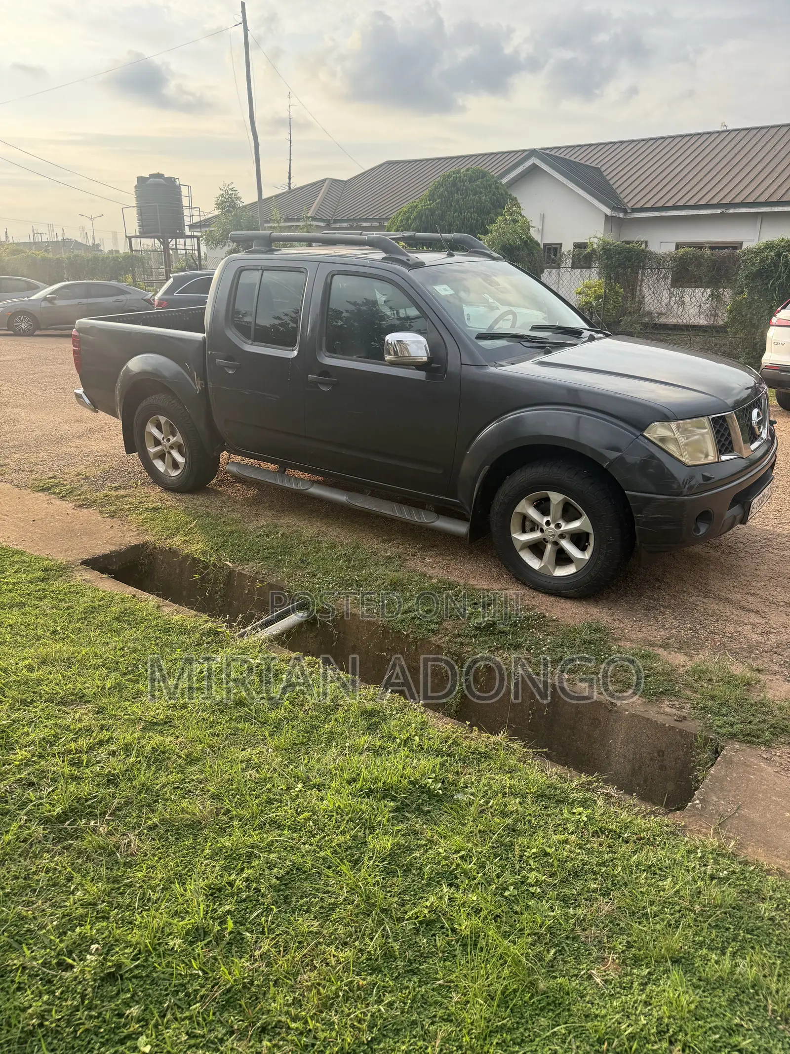 Nissan Navara 3.0 Automatic 2008 Gray