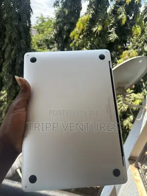 Laptop Apple MacBook Pro 2020 8GB Intel Core i5 SSD 256GB