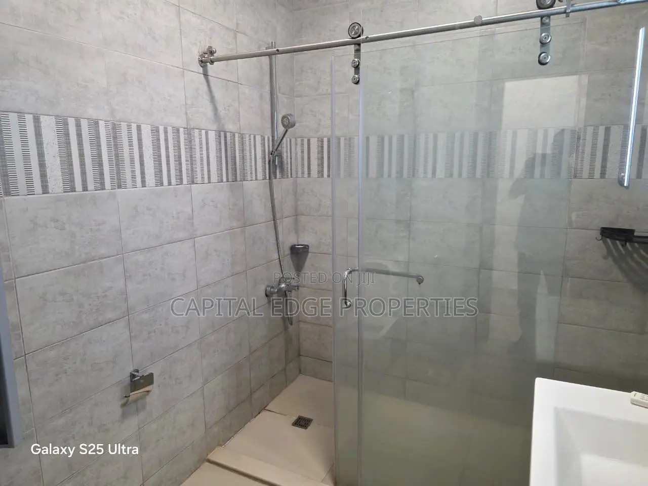 Furnished 3bdrm Apartment in Airport Residential for rent