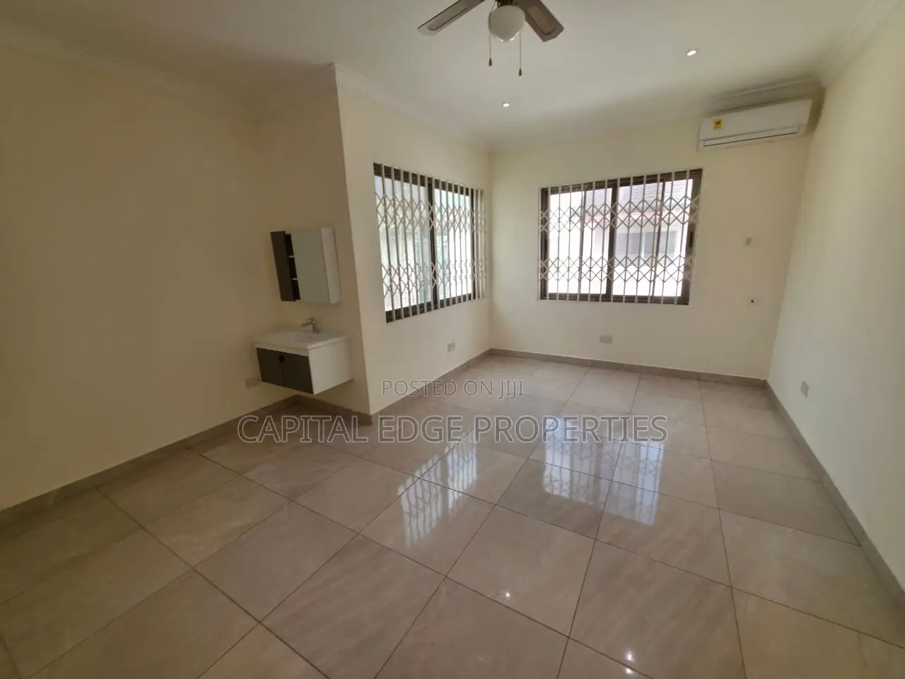 8bdrm House in East Legon for rent