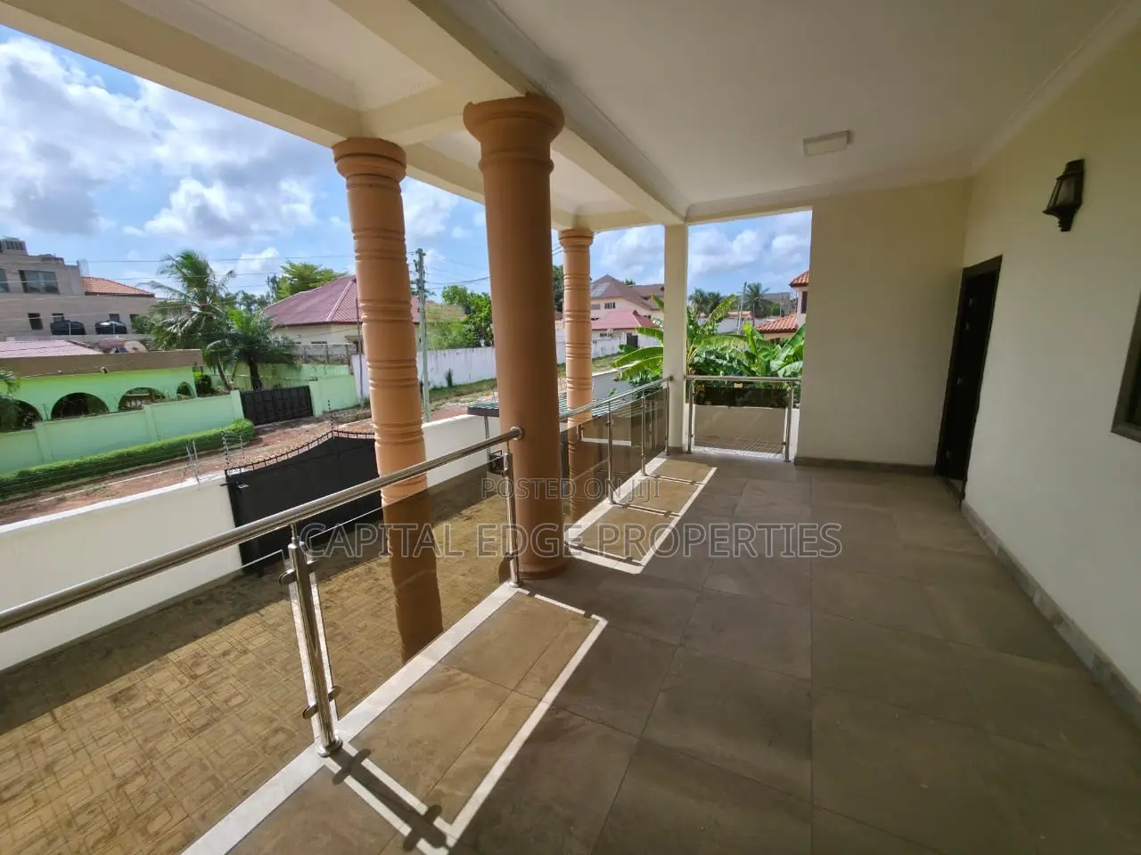 8bdrm House in East Legon for rent