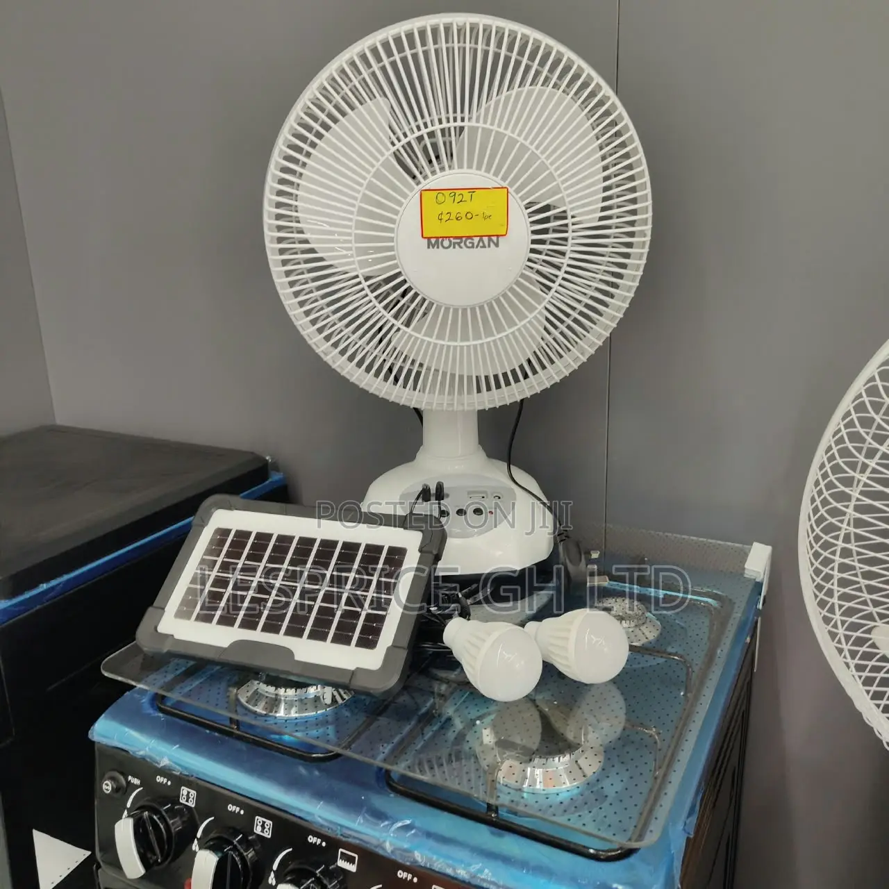 Great Performance Yet Affordable Rechargeable Solar Fan With USB/Bullb
