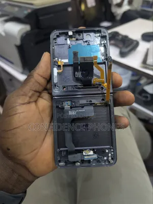 Samsung Galaxy Flip 4 Screen