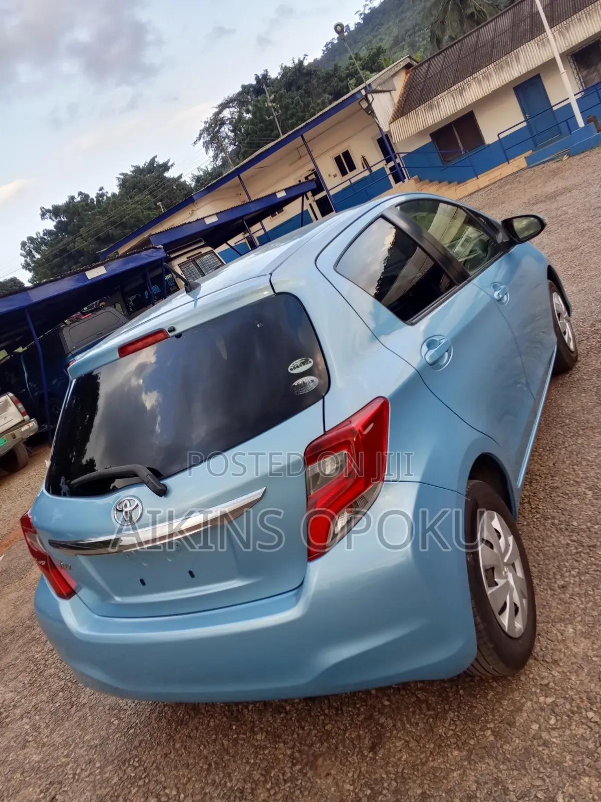 Toyota Vitz 1.3 FWD 5dr 2015 Blue