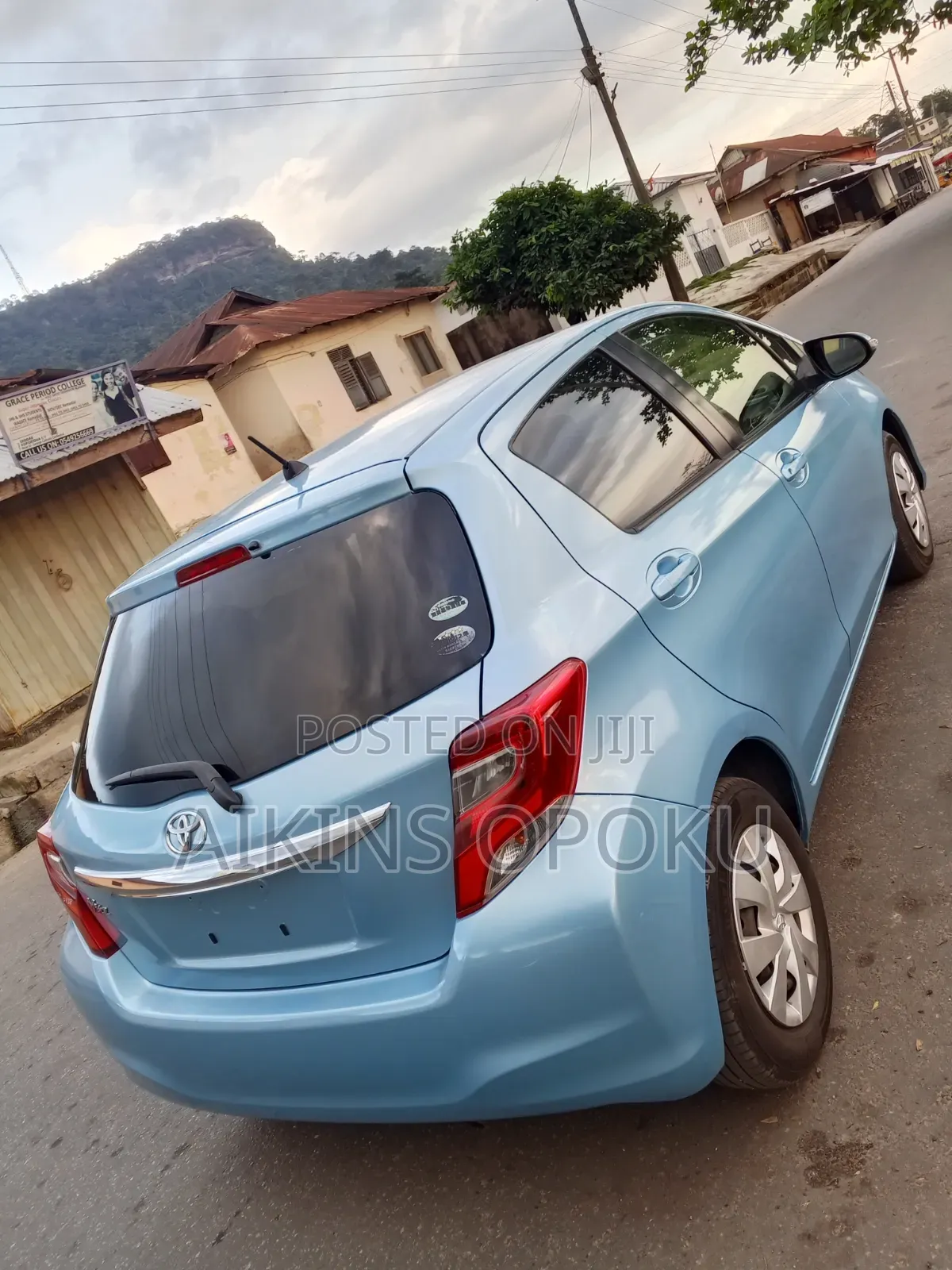 Toyota Vitz 1.3 FWD 5dr 2015 Blue