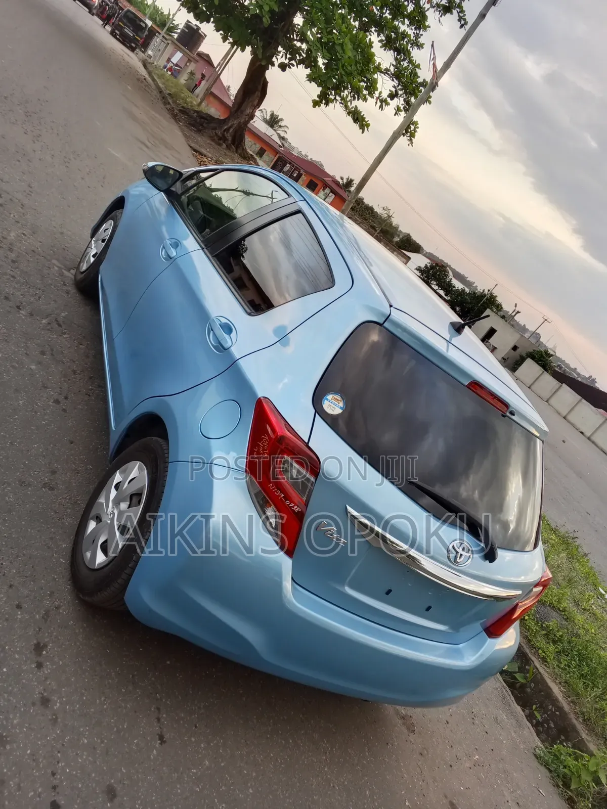 Toyota Vitz 1.3 FWD 5dr 2015 Blue