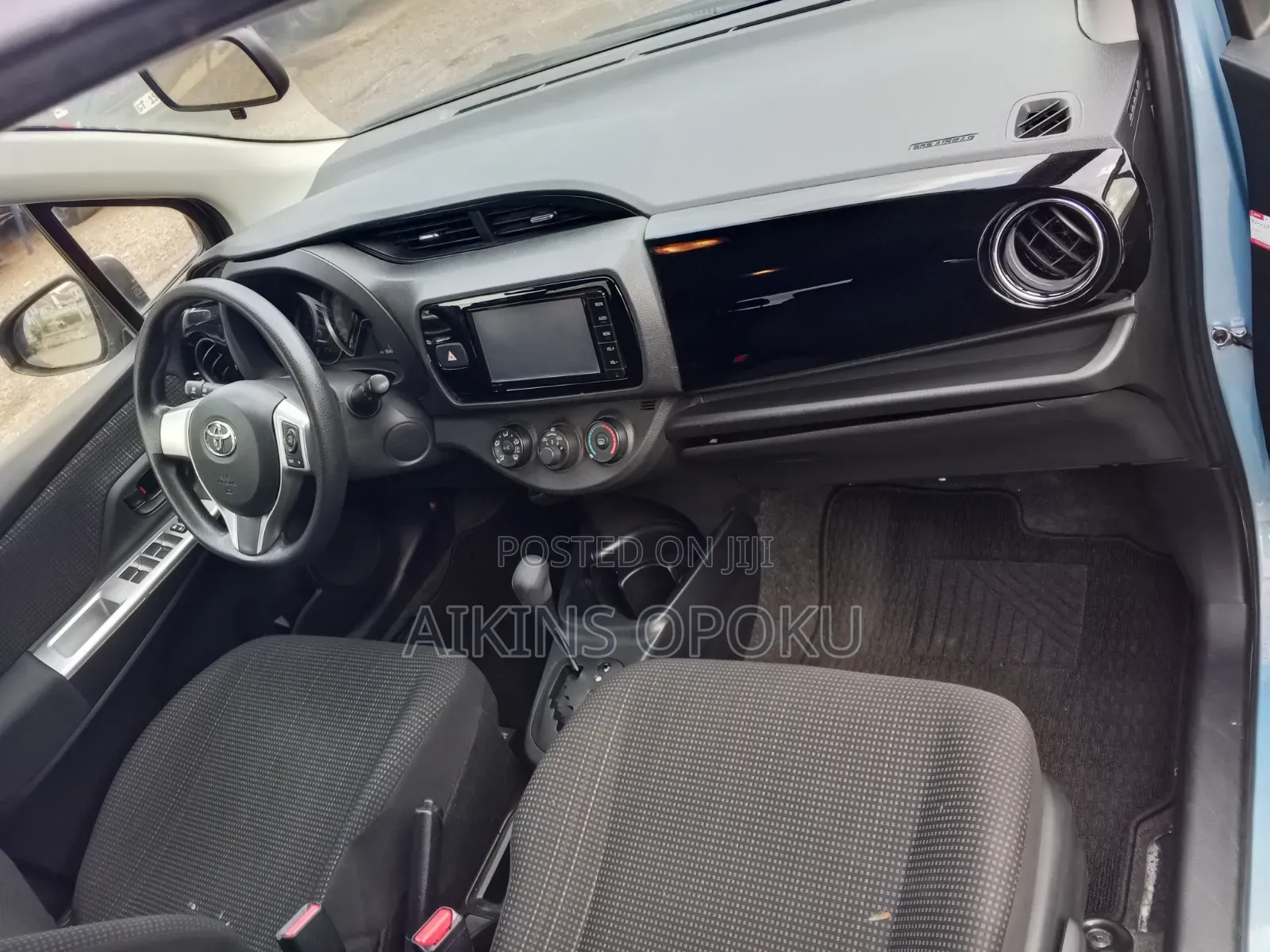 Toyota Vitz 1.3 FWD 5dr 2015 Blue