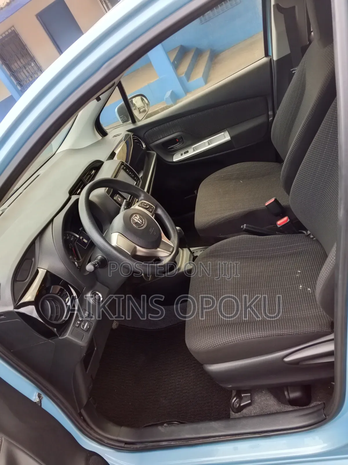 Toyota Vitz 1.3 FWD 5dr 2015 Blue