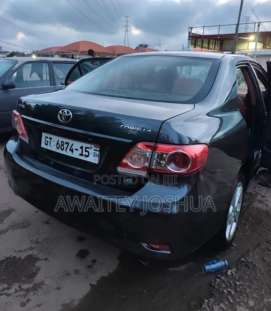 Toyota Corolla 2013 Black