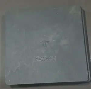 Play Station 4 Slim