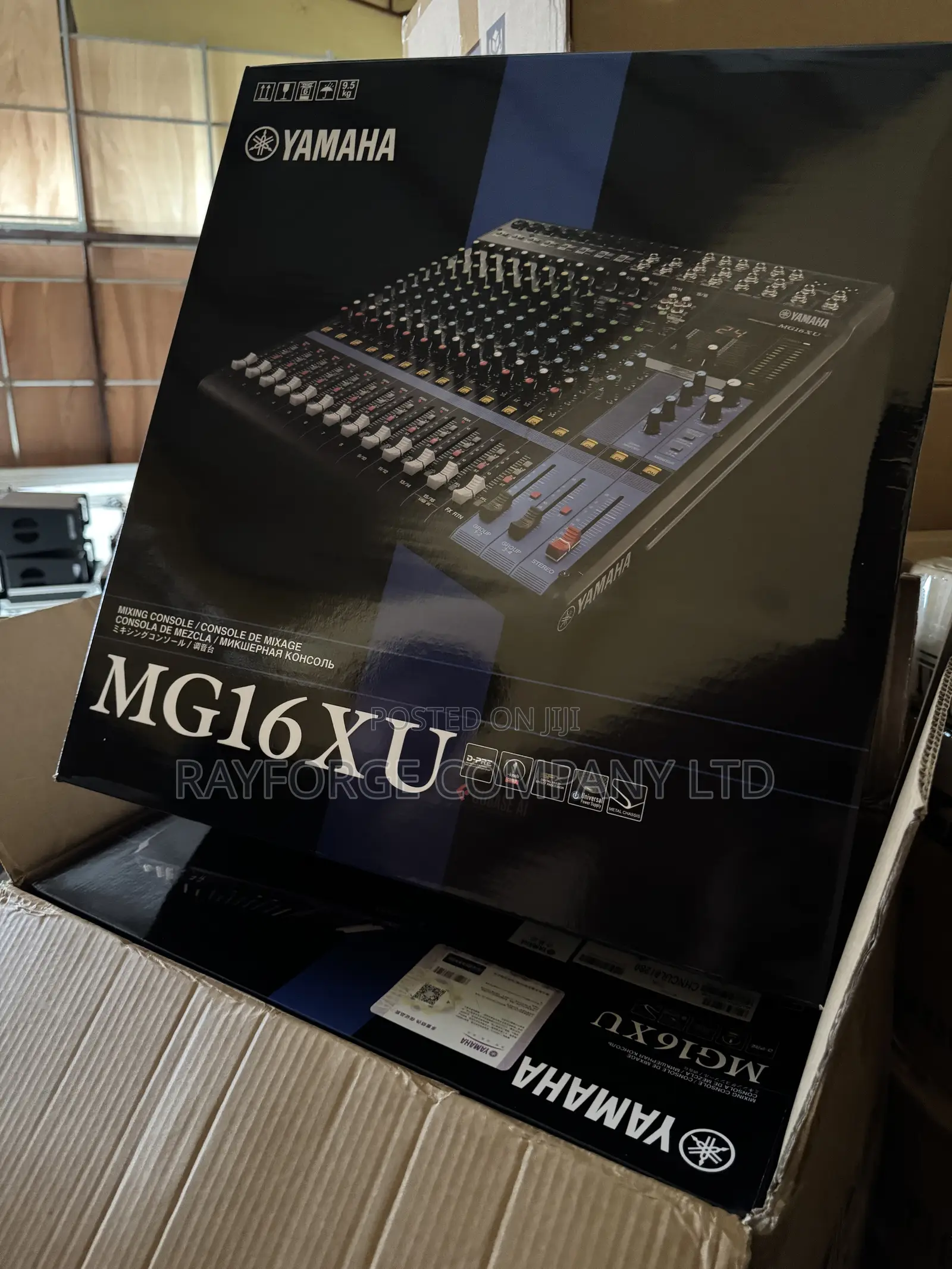 YAMAH 16-Channel Mixing Console