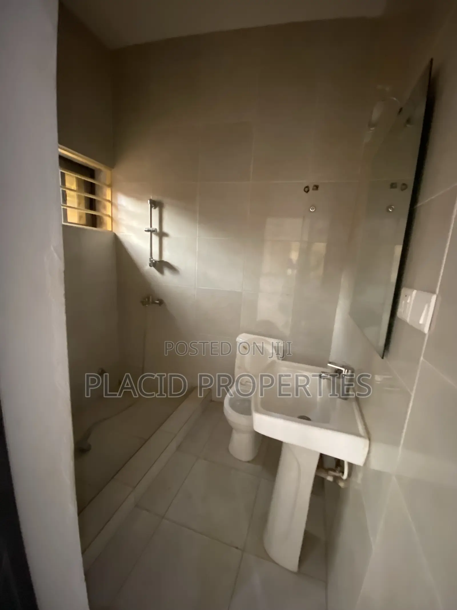 3bdrm Apartment in Agbogba for rent