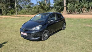 Toyota Vitz 1.3 FWD 5dr 2015 Black