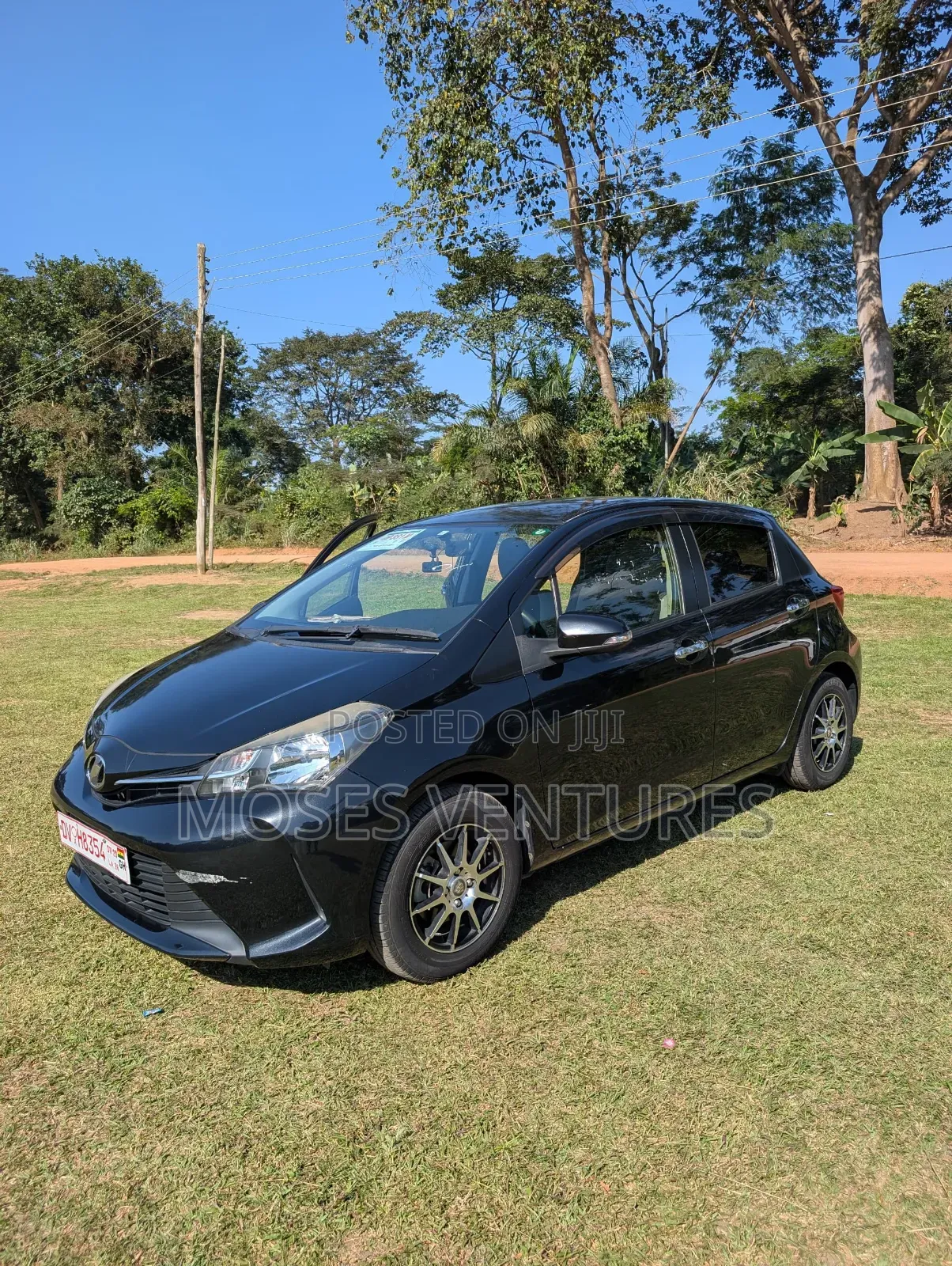 Toyota Vitz 1.3 FWD 5dr 2015 Black