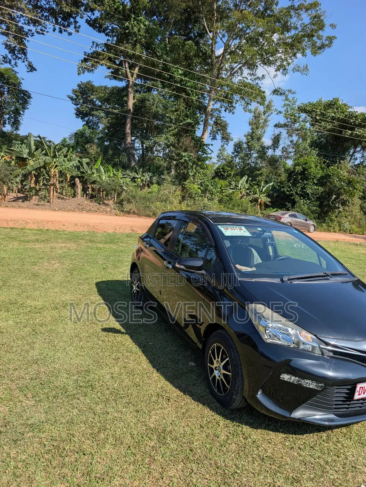Toyota Vitz 1.3 FWD 5dr 2015 Black