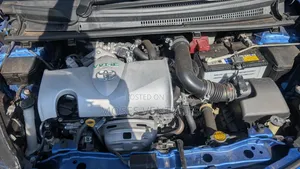 Toyota Vitz 1.3 FWD 5dr 2015 Blue