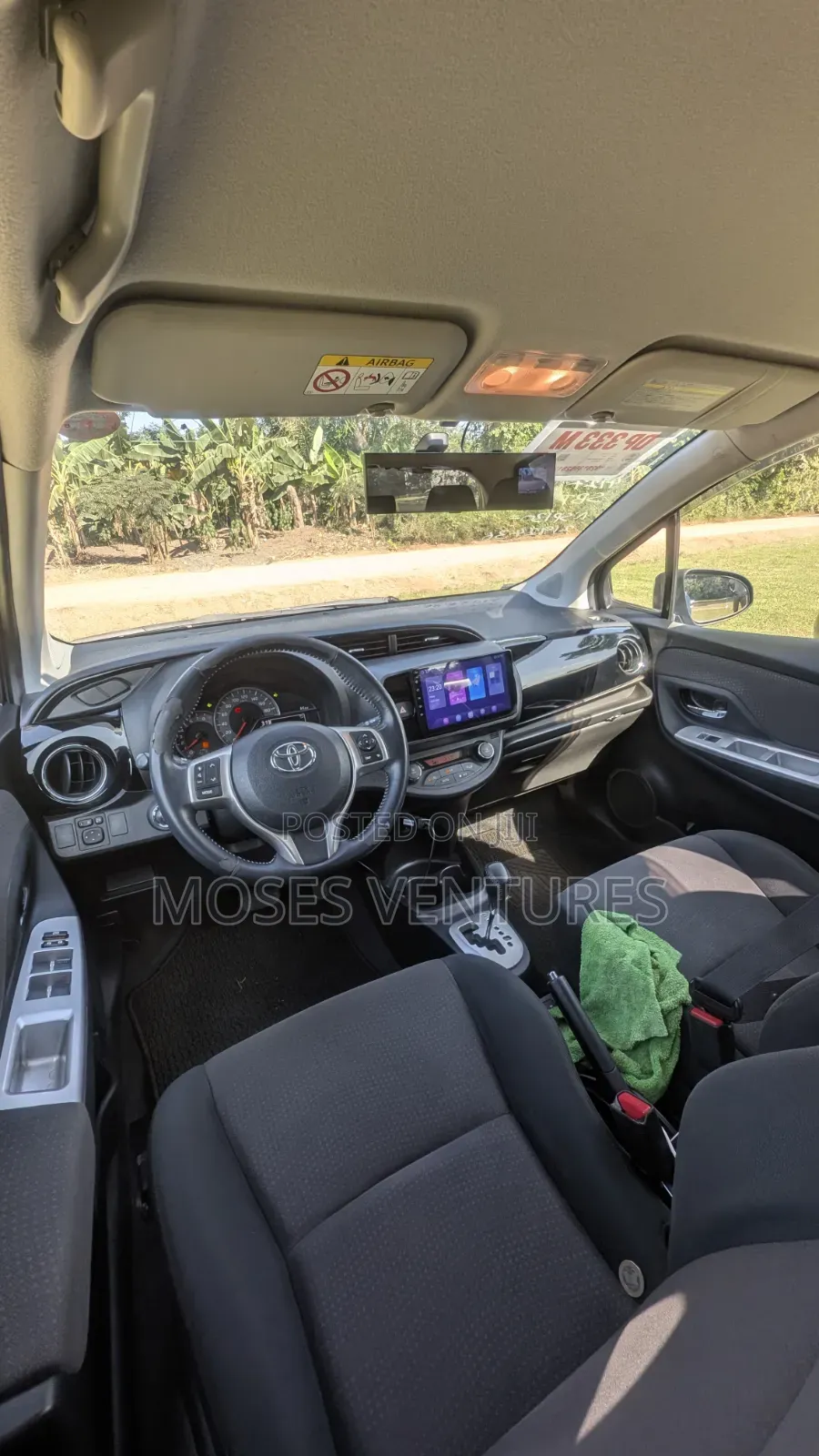 Toyota Vitz 1.3 FWD 5dr 2015 Blue