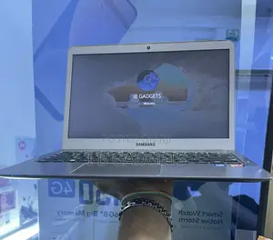 Laptop Samsung NP535U3C 8GB AMD A4 HDD+SSD 320GB