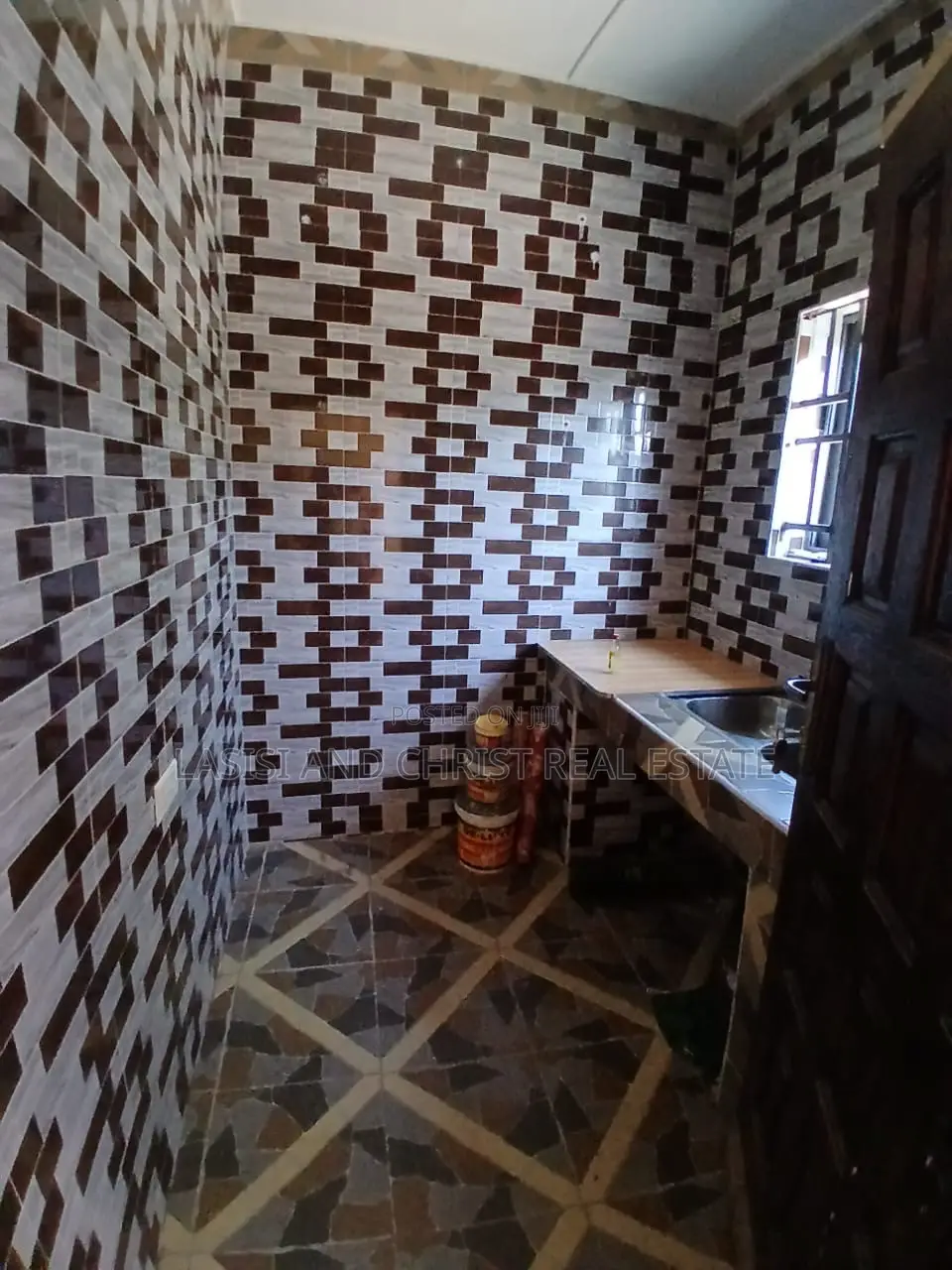 1bdrm Apartment in Lasisi And Christ, Amasaman for rent