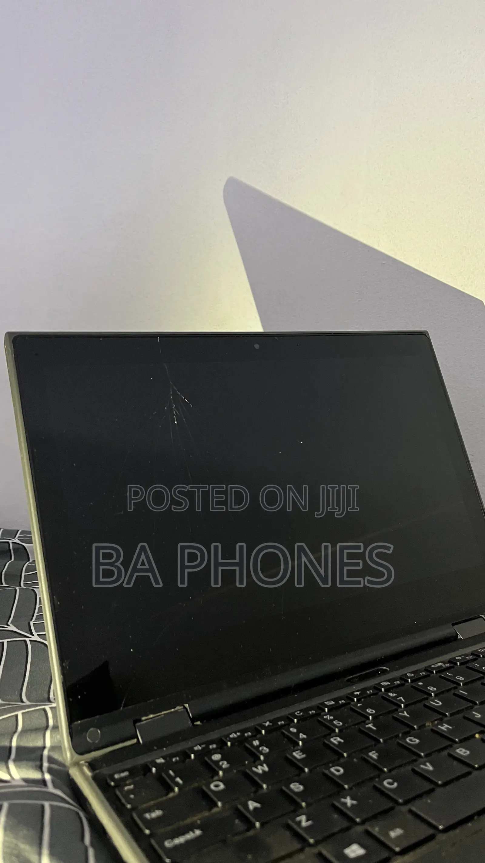 Laptop Lenovo 300e 8GB Intel Pentium SSD 128GB