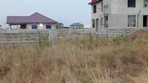 LAND Near City Escape Dawenya