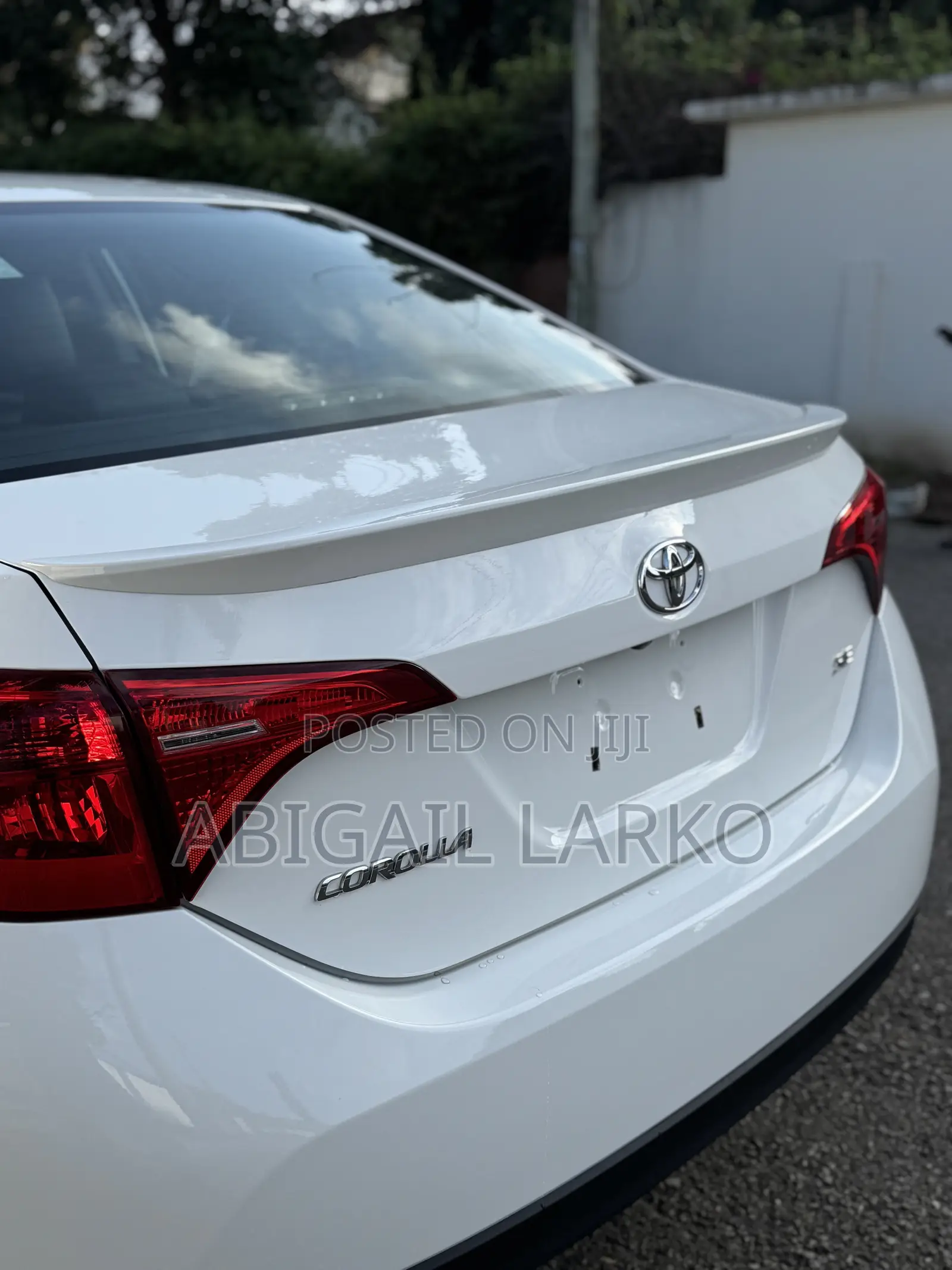 Toyota Corolla SE (1.8L 4cyl 6M) 2019 White