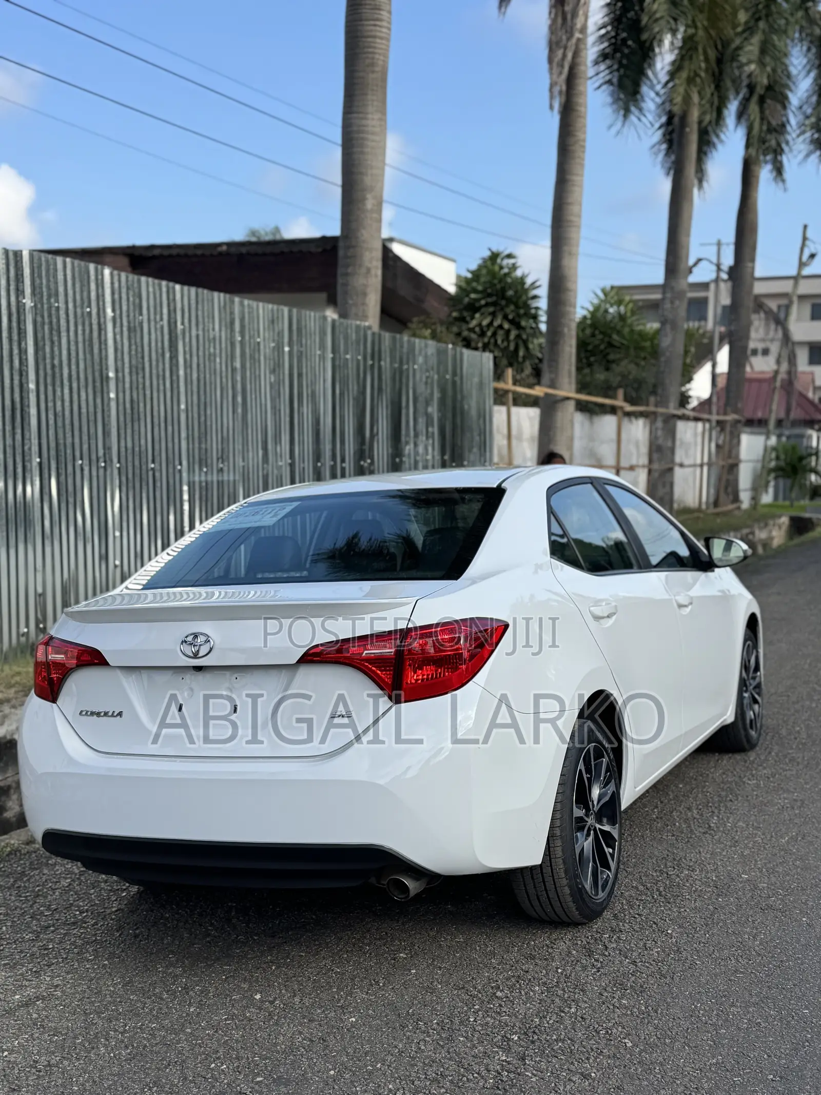 Toyota Corolla SE (1.8L 4cyl 6M) 2019 White